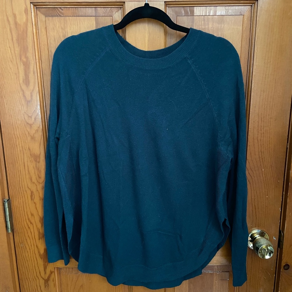 Forest green sweater. Size Large.
